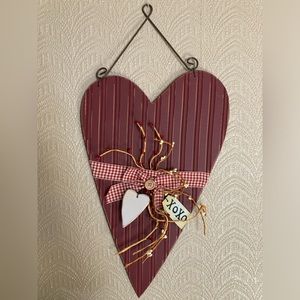 Valentine Heart XOXO Red Berries & Ribbon Wall Hanging DécorCelebration of LOVE